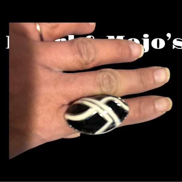 Dramatic Ring Abstract Black Stainless Steel Ring NWOTs Size 11 US - Picture 3 of 9